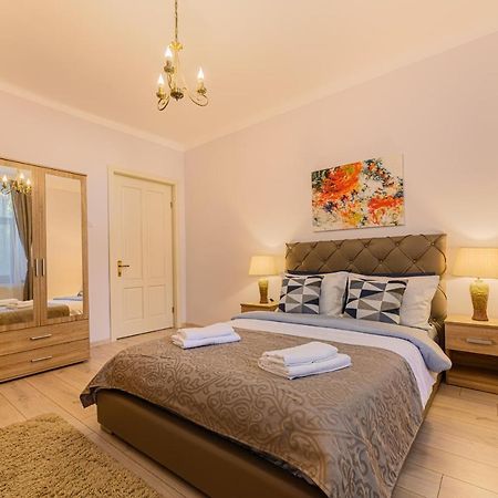 Chic&View Brasov Apartment Ngoại thất bức ảnh